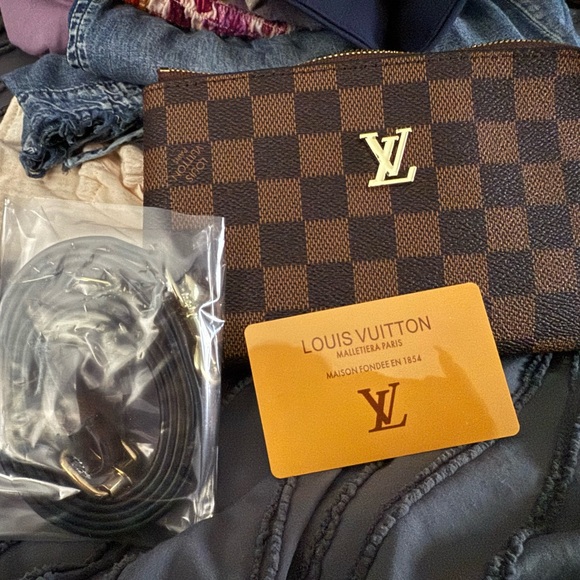 Louis Vuitton Brown Checkered Crossbody Bag - Picture 1 of 6
